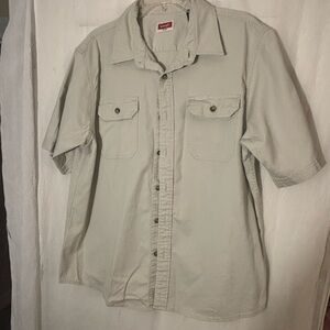 Wrangler Men's khaki Short Sleeve Shirt
